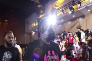 杨毅：哈登性格接地气让人喜爱，但也因此伤害了他的职业生涯