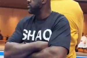 惨遭站着隔扣！奥尼尔在他面前变成小鱼苗了